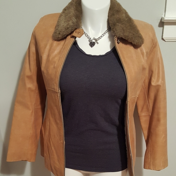 Kenneth Cole ladies distressed leather jacket - Picture 2 of 7